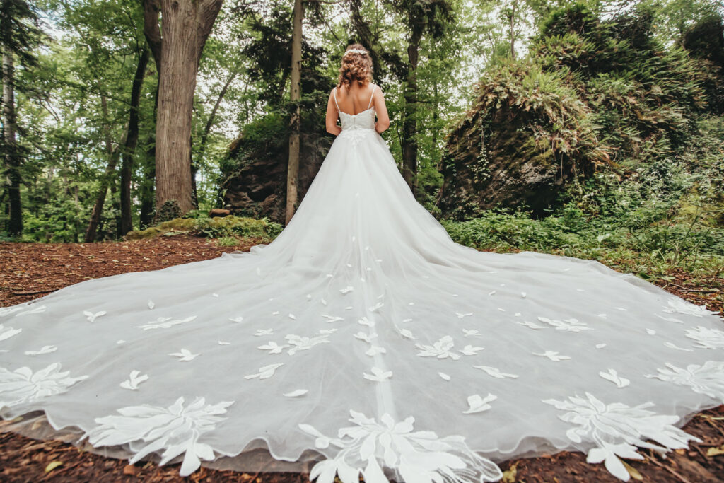 ALTERAVITA Couture robe de mariée traine haute loire