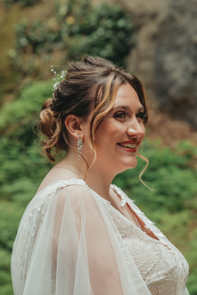 Mariée heureuse Auvergne Haute-Loire alteravita couture